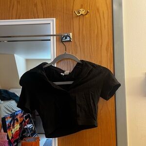 Chic Black Cropped Top